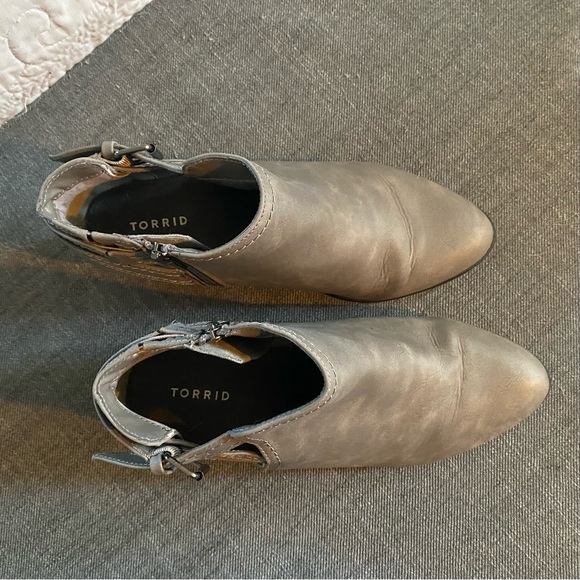 Torrid‎ grey buckle ankle bootie - Picture 7 of 12